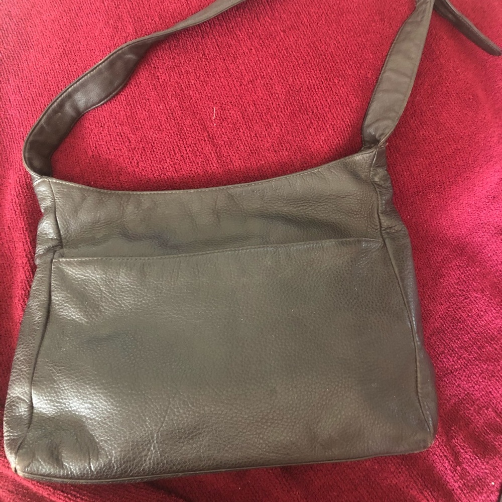 Stone Mountain Leather Purse New